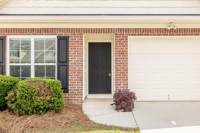Building Photo - 131 Grove Landing Ct