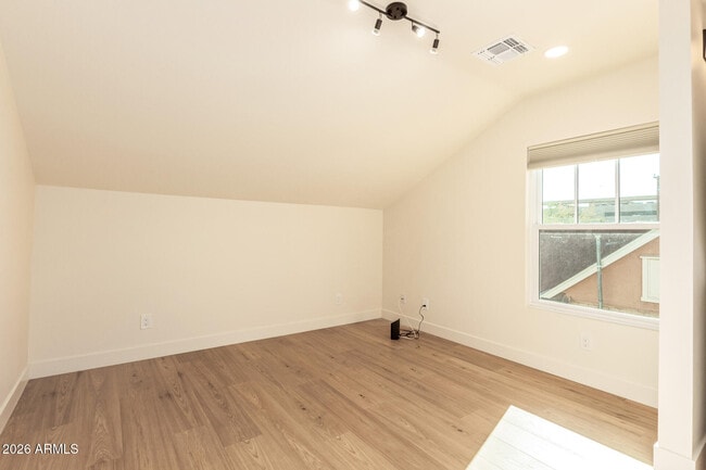 Building Photo - 125 N 11th Ave