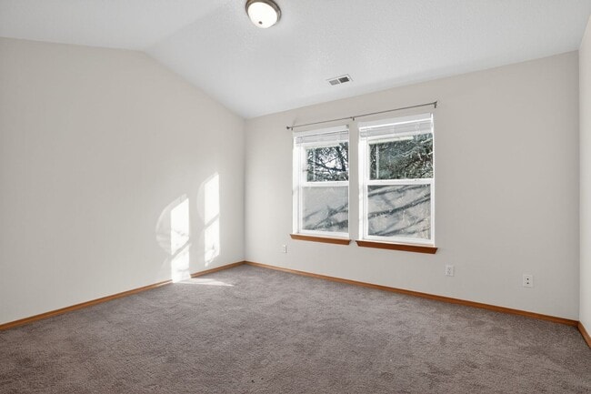 Building Photo - 148 SE 11th Pl