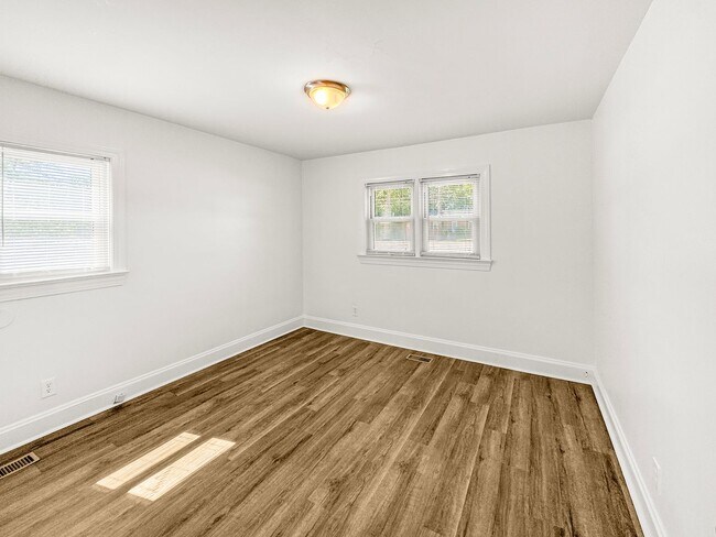 Building Photo - 1513 Bethlehem Rd