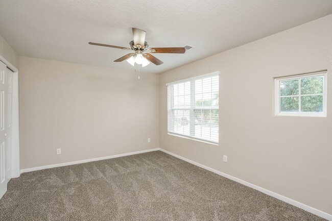 Building Photo - 14815 Hillside Woods Ct