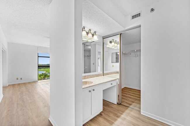 Building Photo - 6662 Boca Del Mar Dr