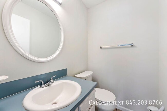 Building Photo - 7740 McKnight Dr