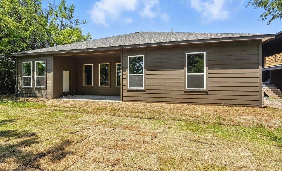 Building Photo - 716 Oak Creek Dr