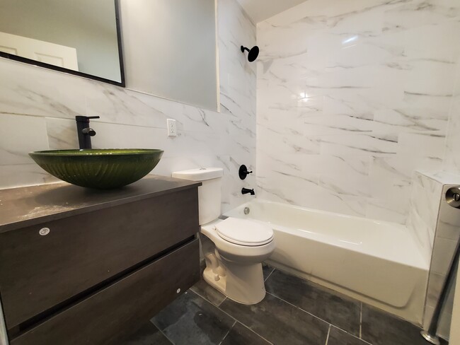 Unit 1 - 220 N 5th St