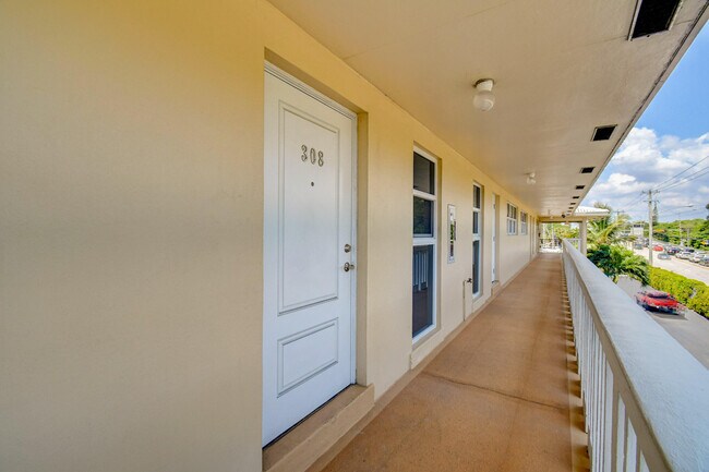 Building Photo - 1200 SW 12th Ct