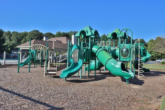 Building Photo - 1435 Lake Heights Cir