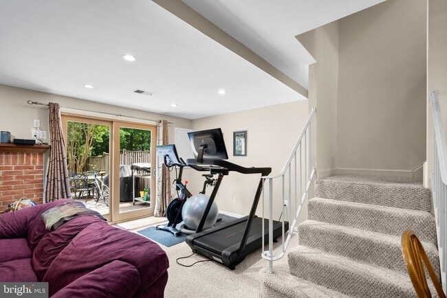 Building Photo - 9033 Blarney Stone Dr
