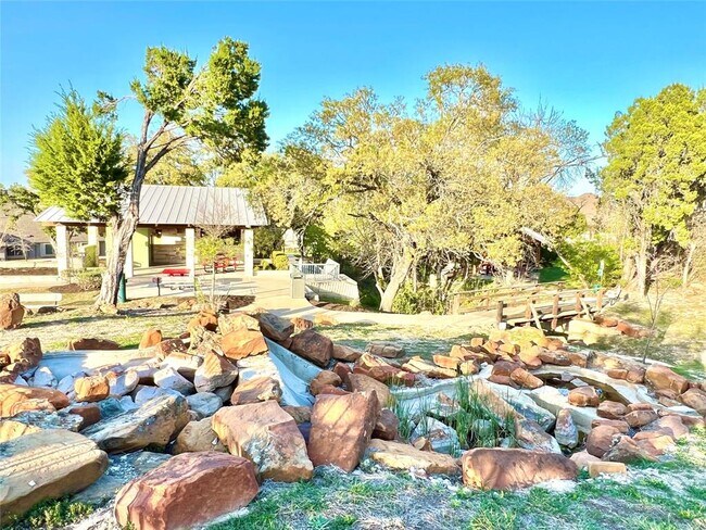 Building Photo - 1024 Almeria Bend