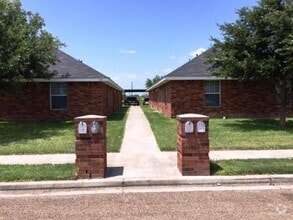 Building Photo - 1815 W Portales Dr
