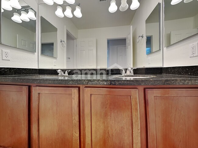 Building Photo - 4717 S Antonio