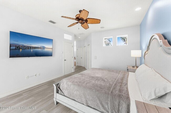 Building Photo - 5795 S Hwy A1A