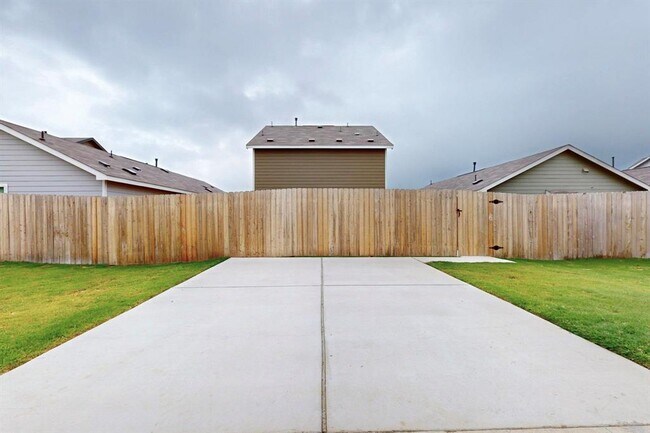 Building Photo - 178 Sormonne Lp