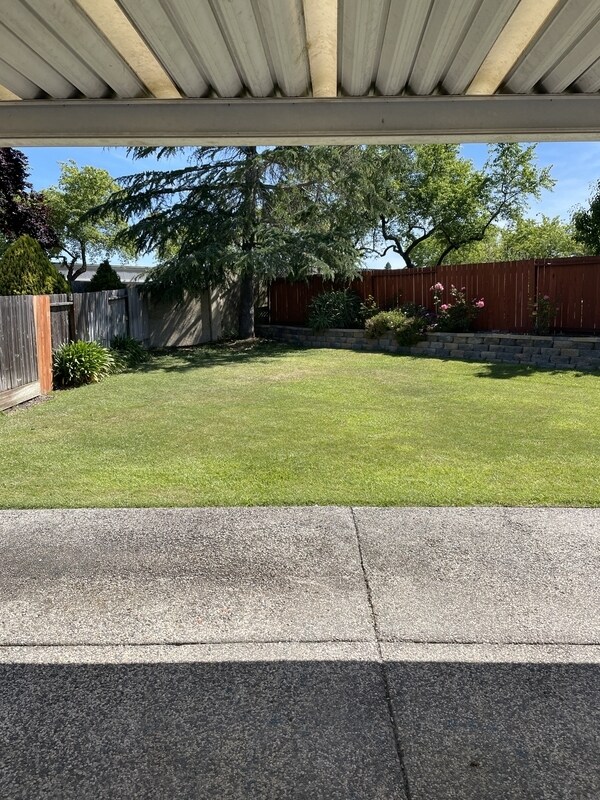 Building Photo - 7309 Roxanne Ln