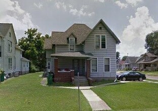 Building Photo - 384 W North St