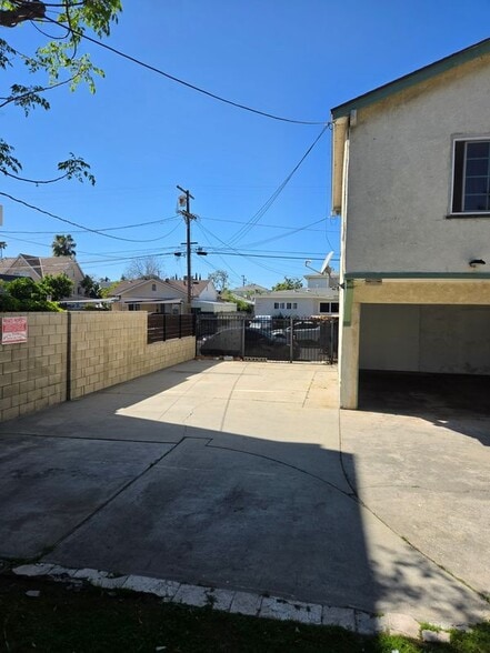 Building Photo - 5723 Fair Ave