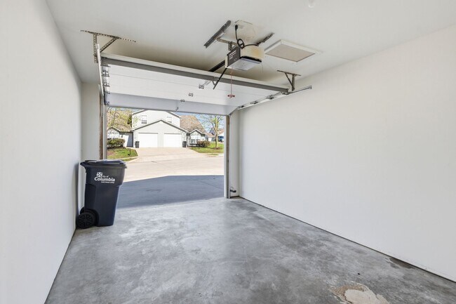 Building Photo - 3518-3520 Prescott Dr.