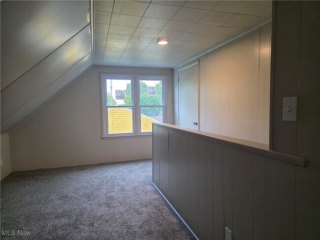 Building Photo - 859 E Avondale Ave