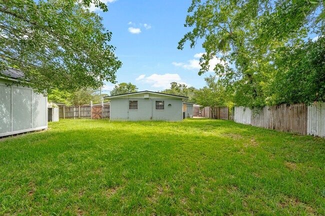 Building Photo - 6766 Londonbridge Ln