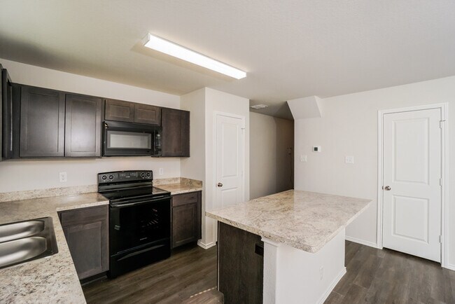 Building Photo - 3711 Somers Crest