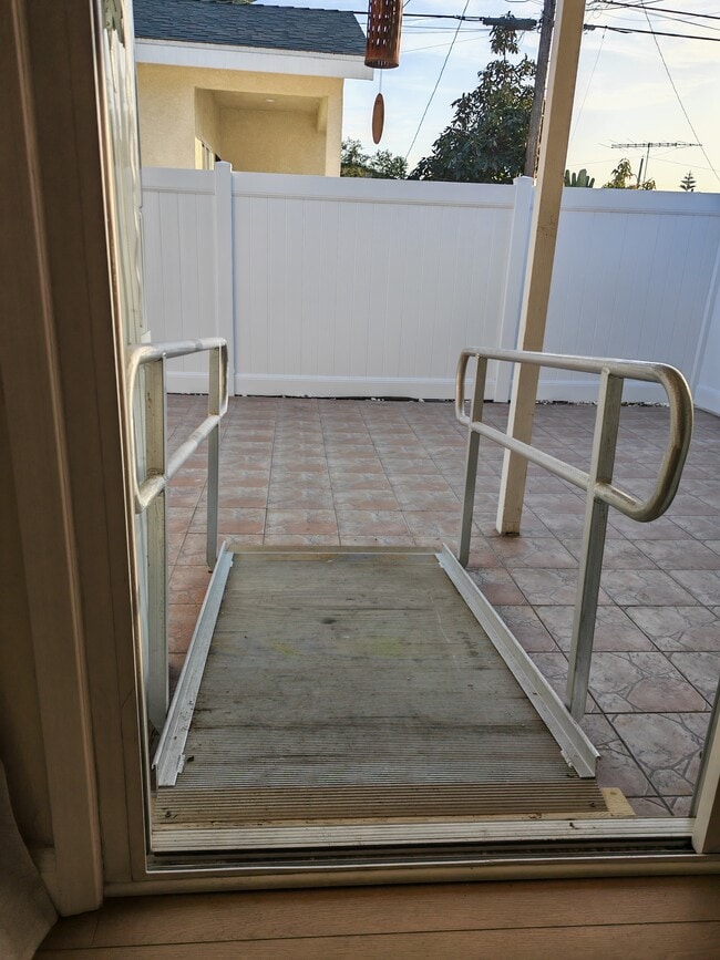 Building Photo - 11762 Brookshire Ave