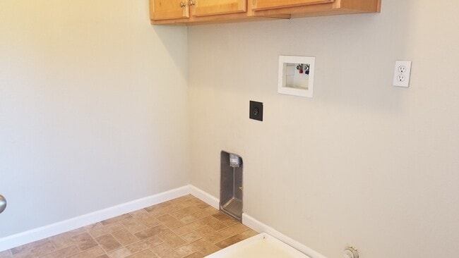 Building Photo - 953 Campfire Cir