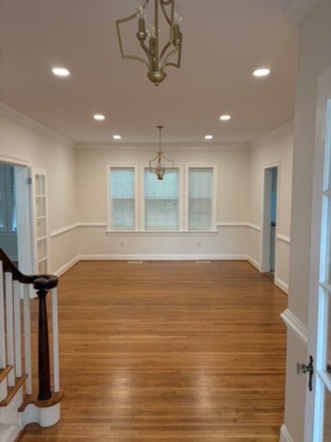 Building Photo - Beautiful North Downtown Residence with Modern Updates and Prime Location