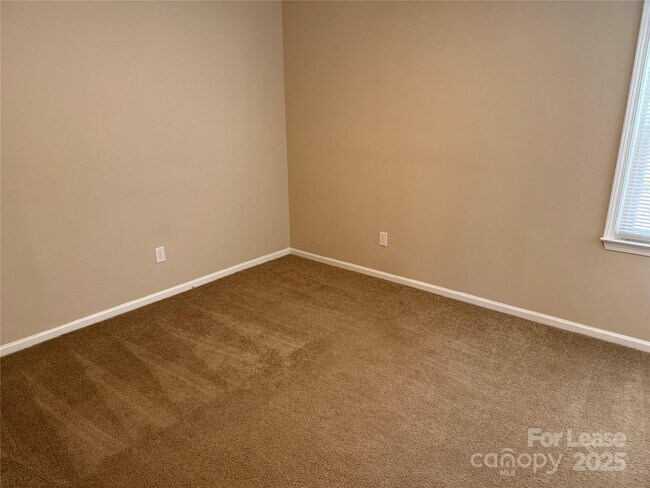 Building Photo - 803 Cherry St