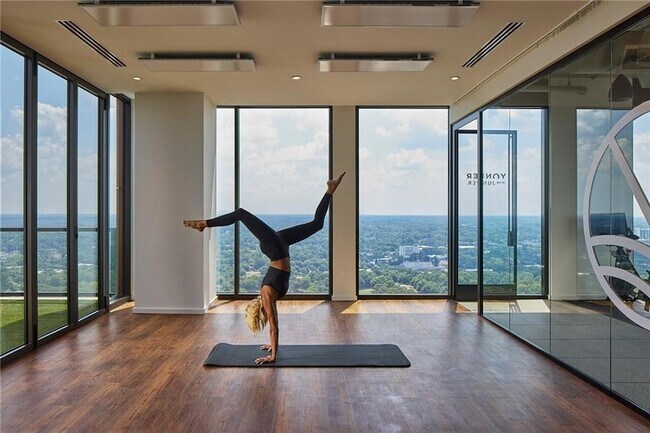 Building Photo - 1081 Juniper St NE