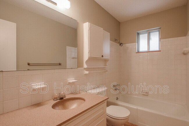 Building Photo - 8017 E 87th St