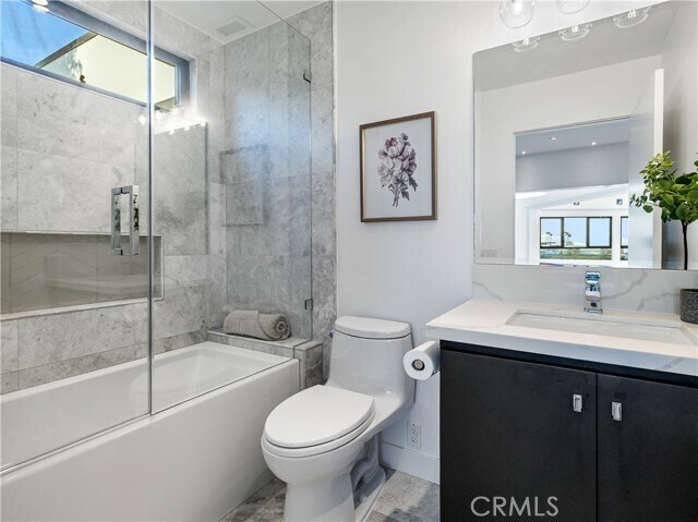 Building Photo - 2287 Sunset Plaza Dr