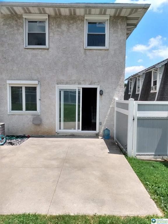 Building Photo - 933 N New St