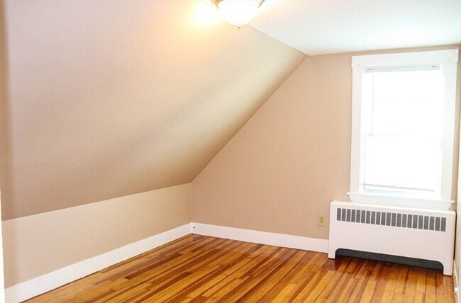 Building Photo - 24 Quincy St