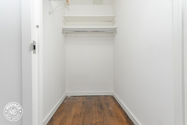 Building Photo - 1209 Dekalb Ave