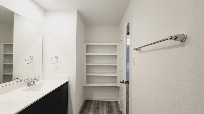 Building Photo - 3217 Creston Gate Dr