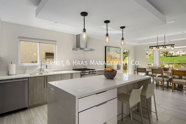 Building Photo - 8780 Warwick Dr