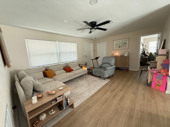 Building Photo - 13583 Imperial Groves Dr E