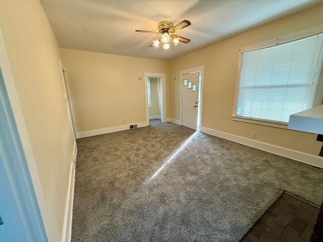 Building Photo - Hopewell - Near 5 Points - 2 Bedroom - 2 B...
