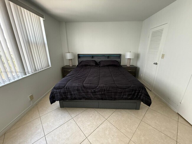 Building Photo - 9195 Collins Ave