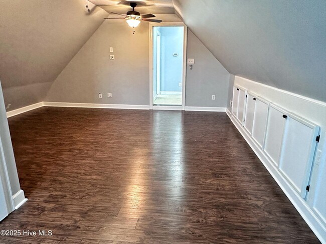 Building Photo - 300 Walkens Woods Ln