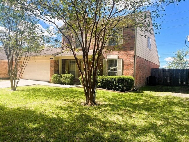 Building Photo - 2814 Great Lakes Ave