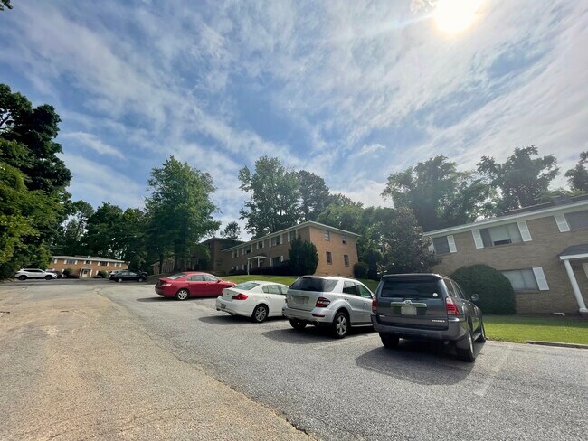 Parking - 3337 Old Montgomery Hwy