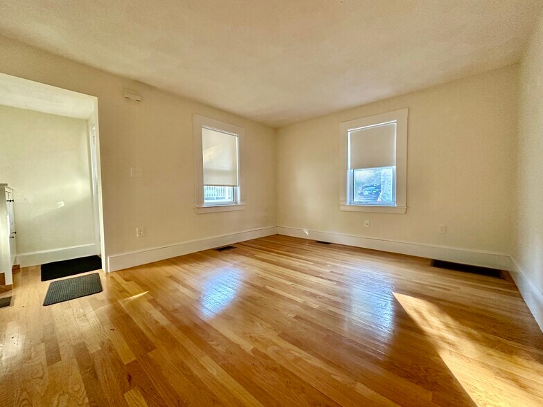 Building Photo - 7 Rifle Ct