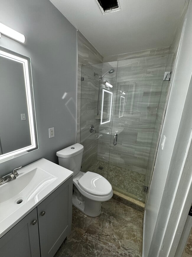 Building Photo - 1041 NE 178th Terrace
