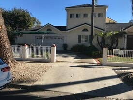 Building Photo - 4522 Saint Clair Ave