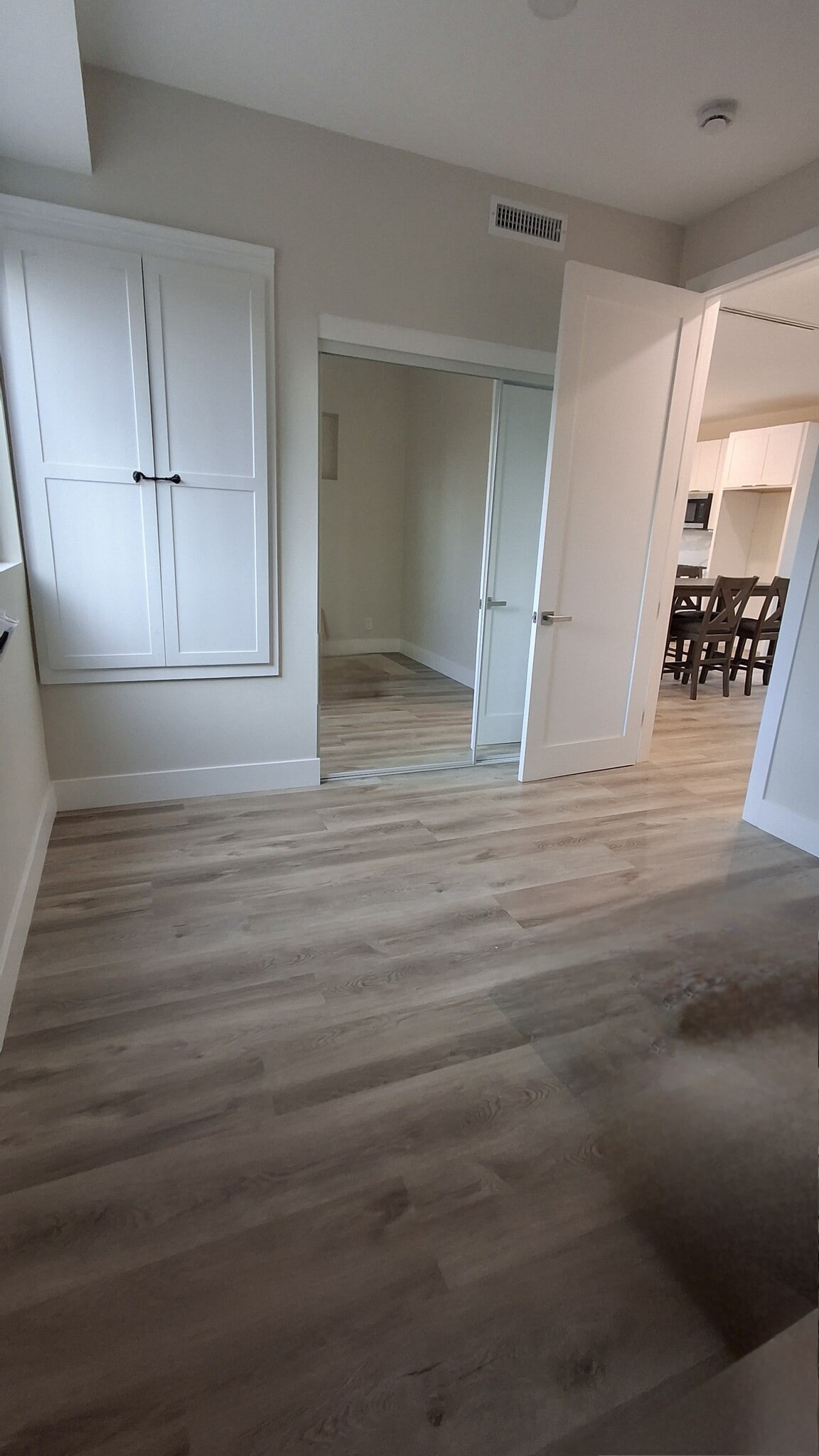 Building Photo - 4377 Charlemont Ave