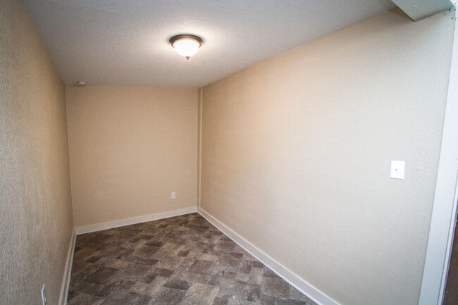 Building Photo - 934 Poinsettia St