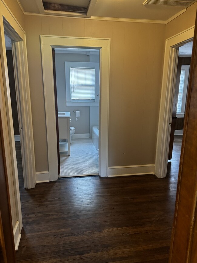 Building Photo - 618 Elizabeth Ave