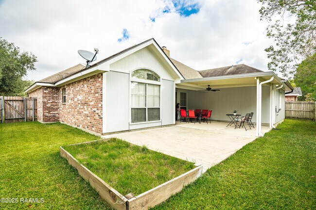 Building Photo - 130 Windermere Cir