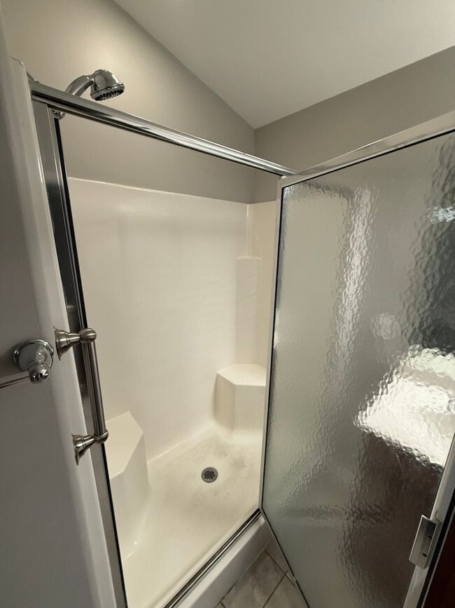 Building Photo - Charming 3-bedroom, 2-bathroom home located in the vibrant city of Lexington